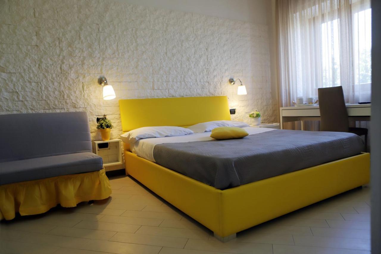 Guest House Le Tre Isole Сорренто Экстерьер фото
